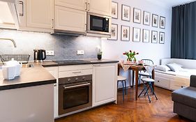 Cozy Old Town Studio